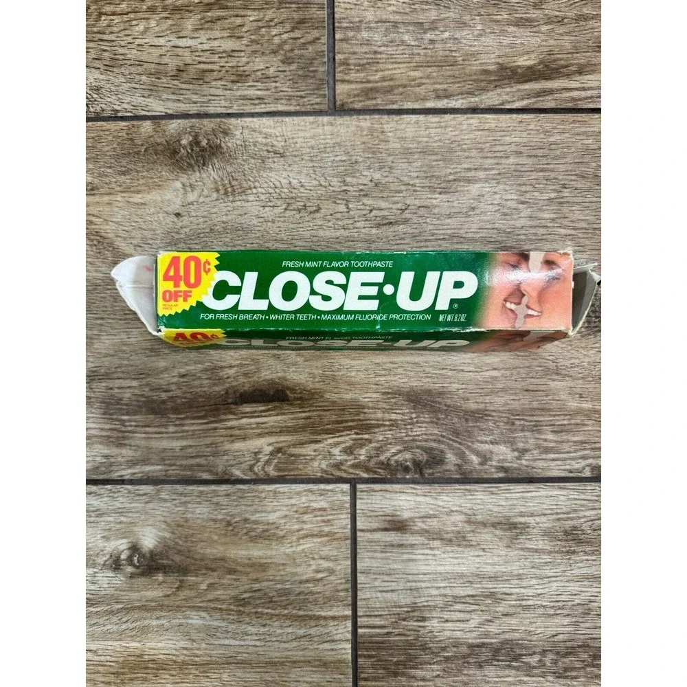 Vintage Close Up Mint Fluoride Toothpaste 8.2 OZ. New Unused Tube